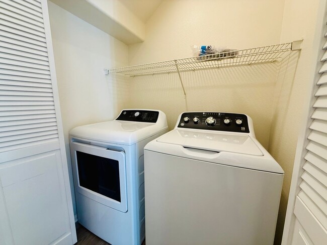 Building Photo - Charming Home in Henderson!