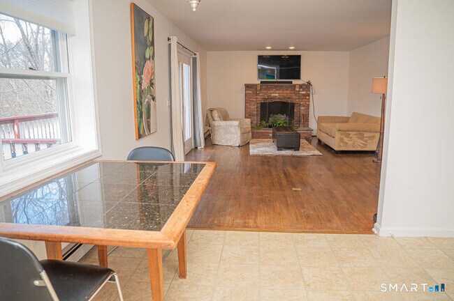 Building Photo - 100 White Birch Dr