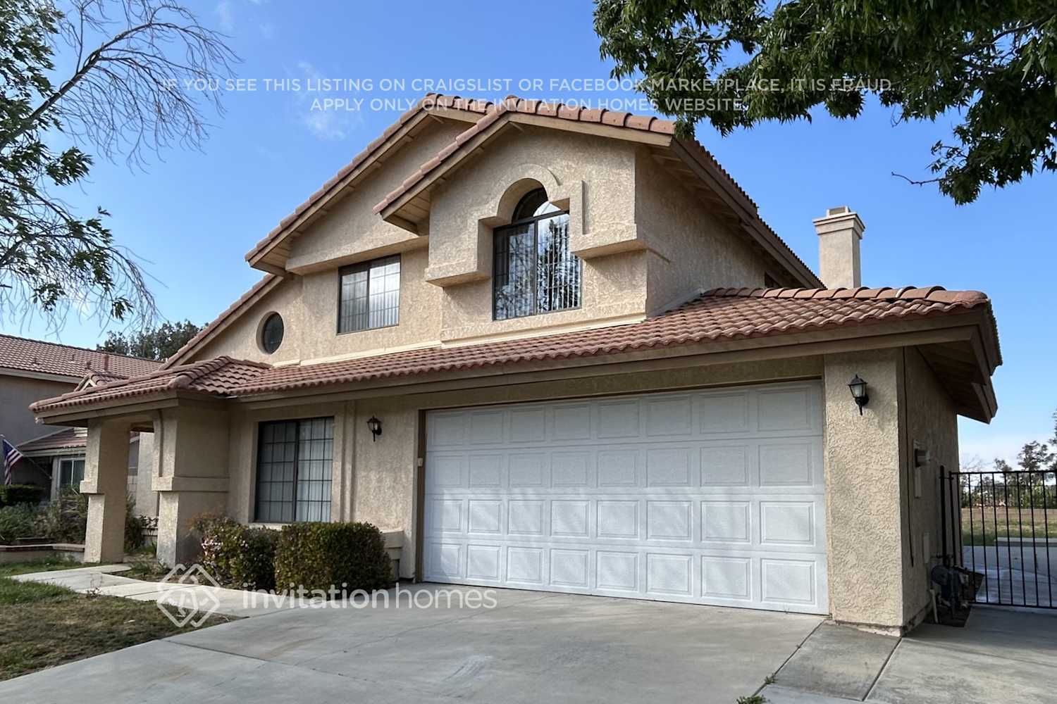 Building Photo - 4553 Grandview Dr