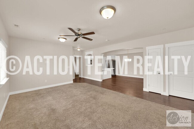 Building Photo - Condo in Saratoga Springs Available July 20th