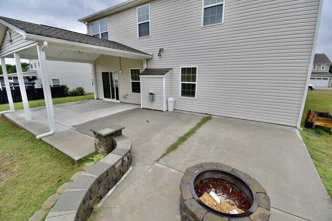 Building Photo - 7111 Waterwheel St SW