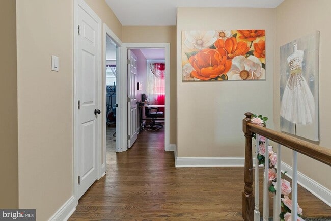 Building Photo - 2874 Tolbut St