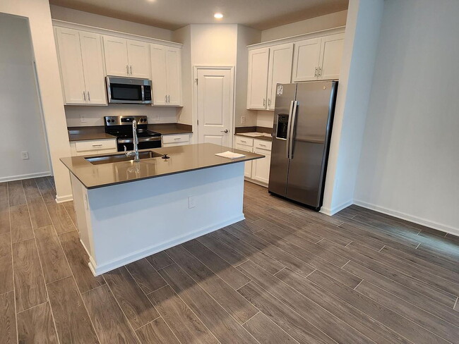 Building Photo - 4-Bed, 3-Bath Haven on Parable Way, Winter Garden!"