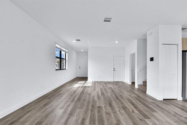 Building Photo - 706 Stellar Ct