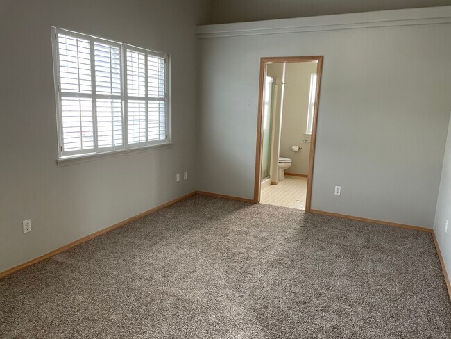 Building Photo - 15083 SE Oregon Trail Dr