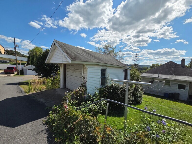 Building Photo - 1116 Ashley St