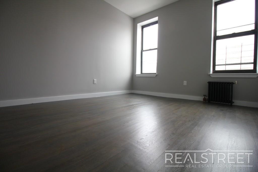 Building Photo - 2 BR in Crown Heights!