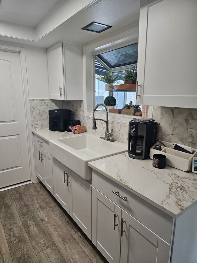 Building Photo - Beautifully Renovated 3 Bed/1 Bath Rambler in Lacey Available 6/01/26! Close to JBLM!!!