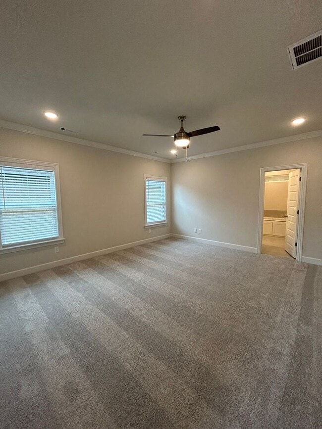 Building Photo - Beautiful Modern Home in Pea Ridge!