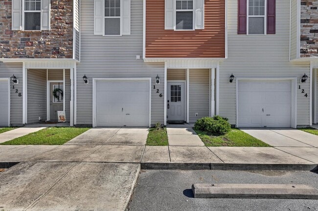 Building Photo - Carolina Forest Townhome- Available Now!