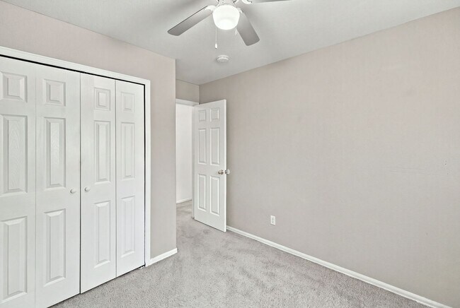 Building Photo - 546 S Race St