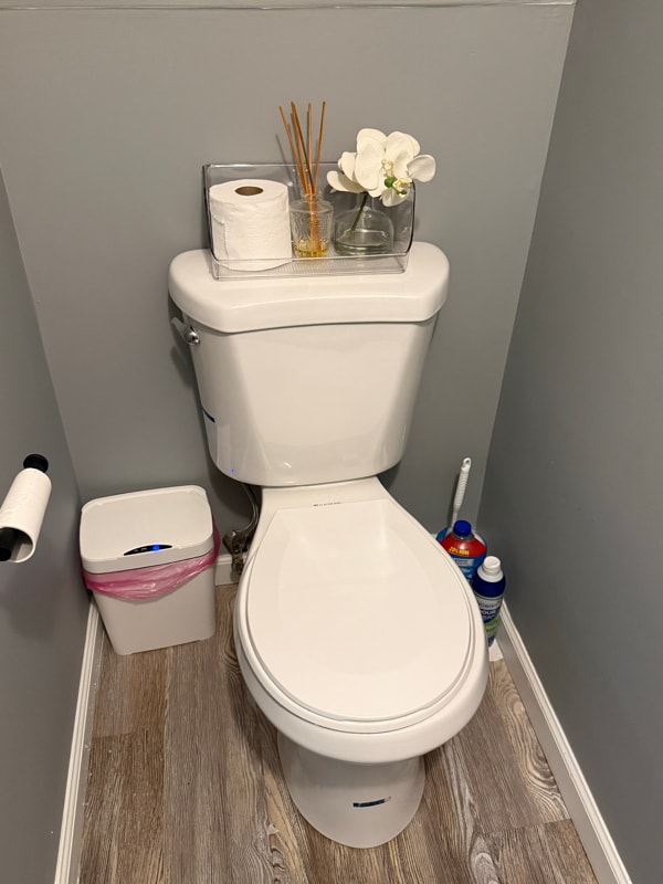 Building Photo - 905 Main St