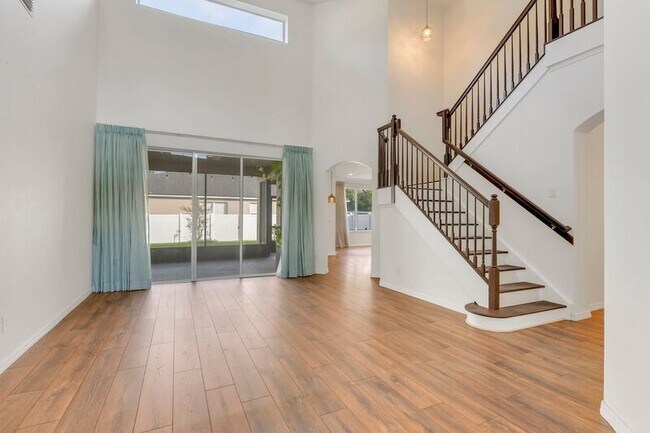 Building Photo - 3912 Heirloom Rose Pl