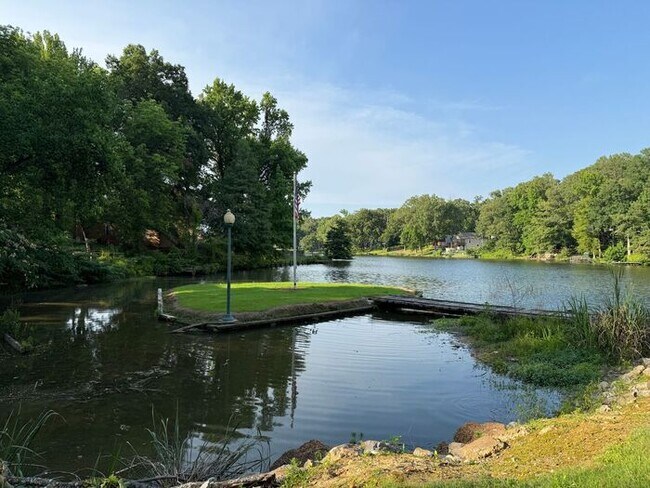 Building Photo - SPRING LAKE ADORABLE HOME with Backyard Fence
