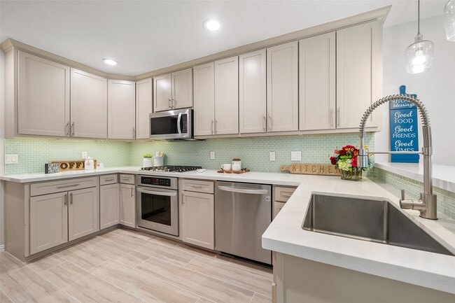 Building Photo - 1912 Foxtail Pl