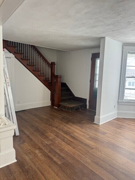 Building Photo - 222 W 3rd St