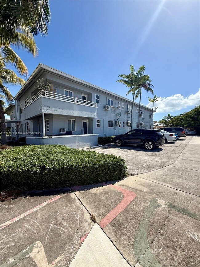 Building Photo - 5305 Biscayne Blvd