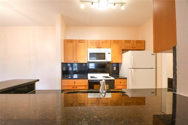 Building Photo - 14214 Fredricksburg Dr