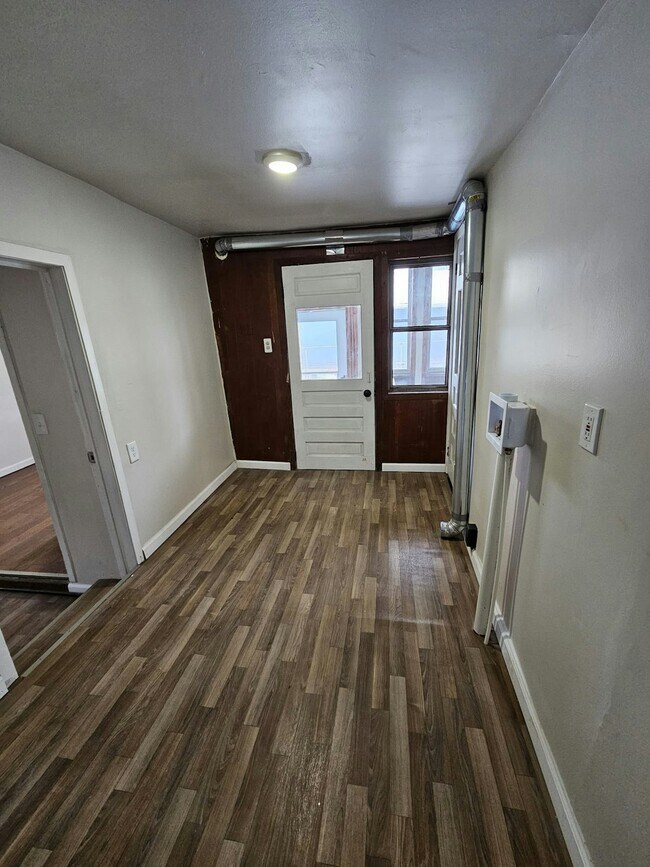 Building Photo - 2644 4th St