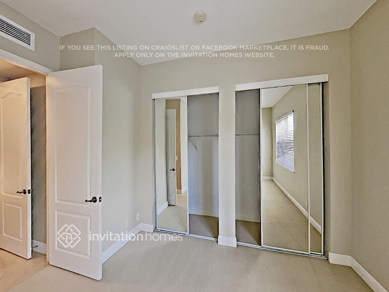 Building Photo - 4579 Artesa Way S