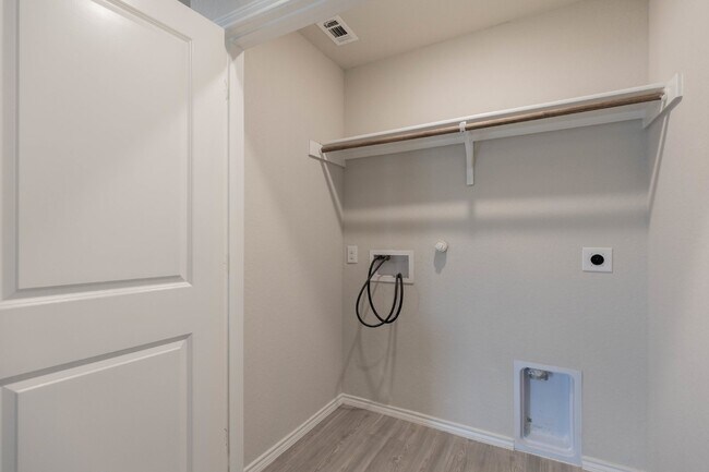 Building Photo - 10799 Giacconi Dr