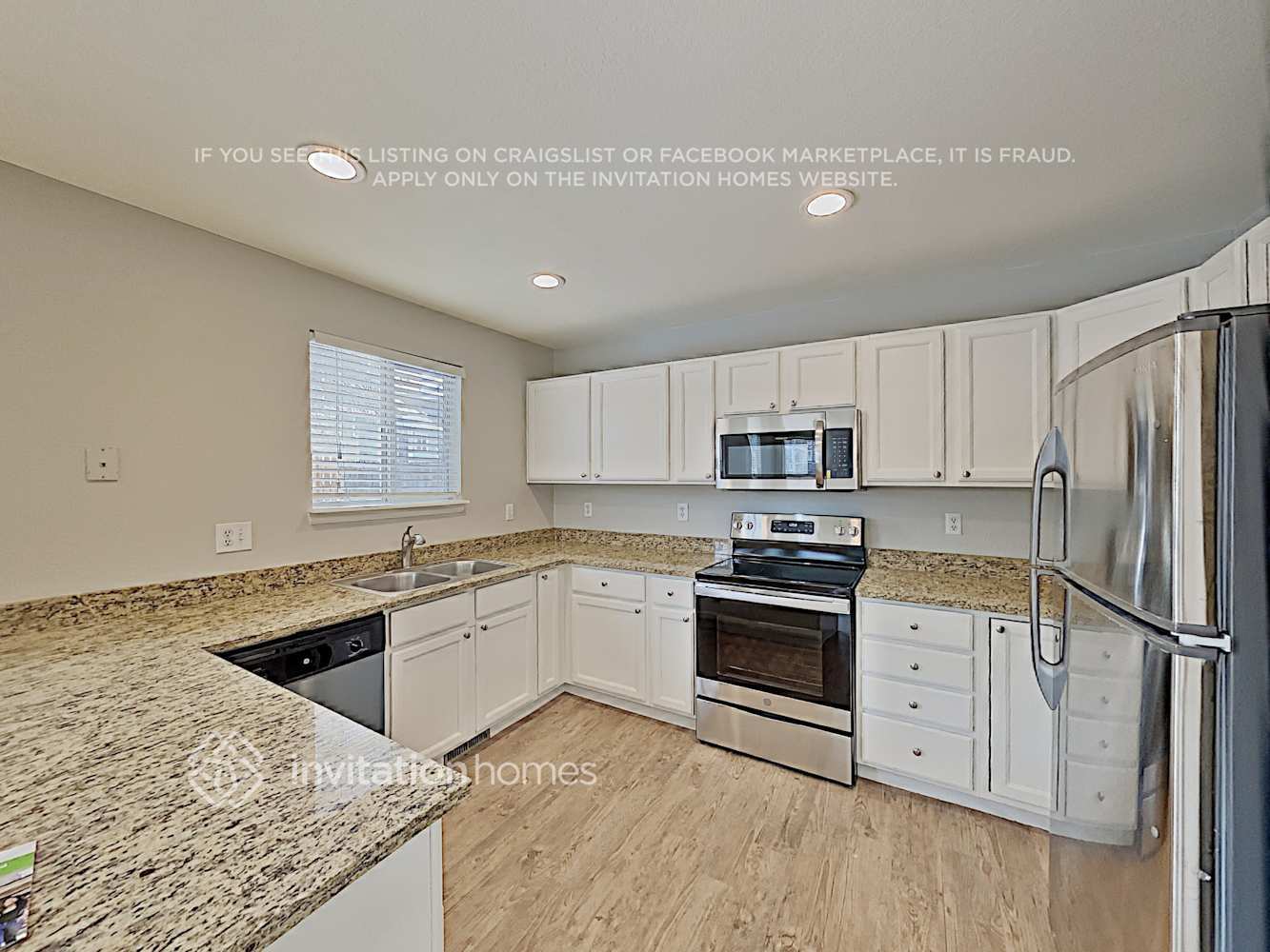 Building Photo - 5844 E 122nd Pl