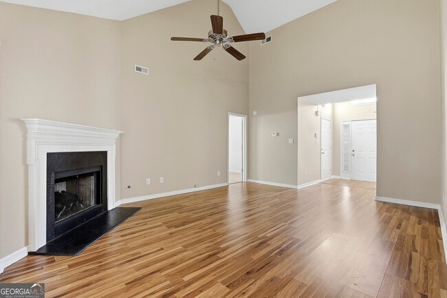 Building Photo - 105 Chase Ct