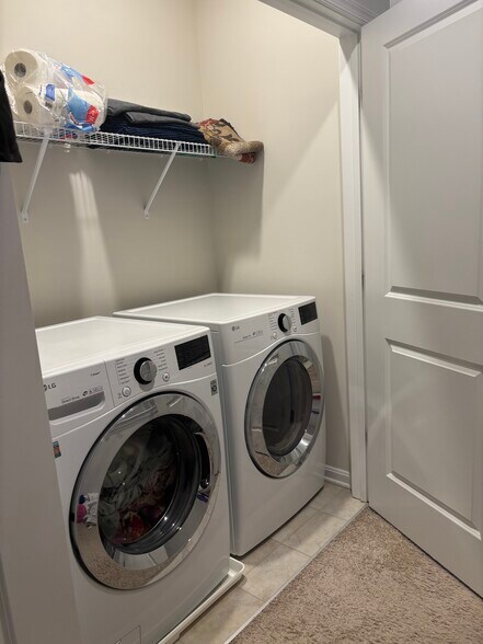 Building Photo - 2009 Thornbrook Way