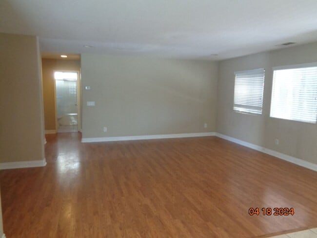 Building Photo - Large West Lancaster 2 Story Built in 2004 with 3638 sq. ft.