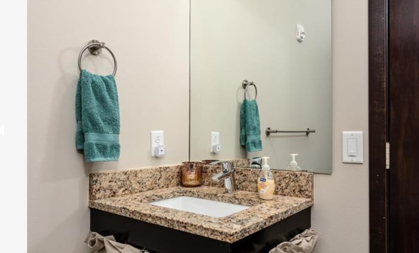 Building Photo - 803 E Mifflin St