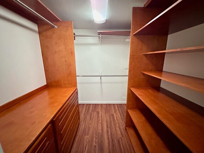 Building Photo - 420A Oneawa St