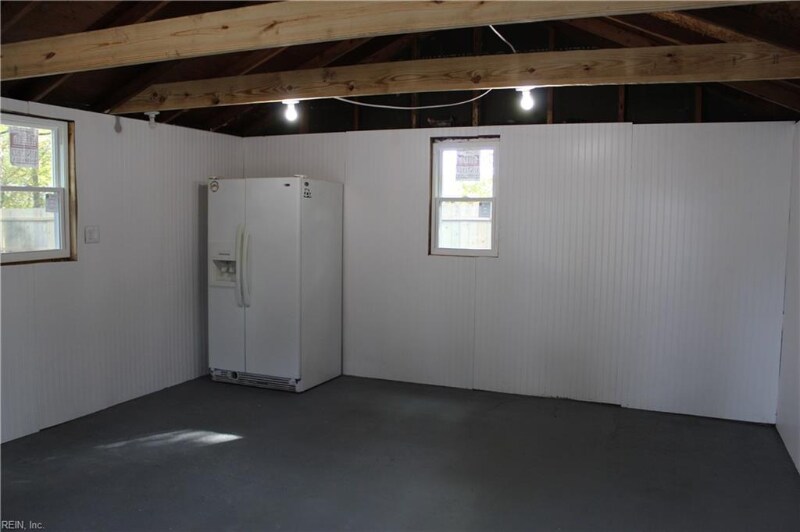 Building Photo - 2433 Lofurno Rd