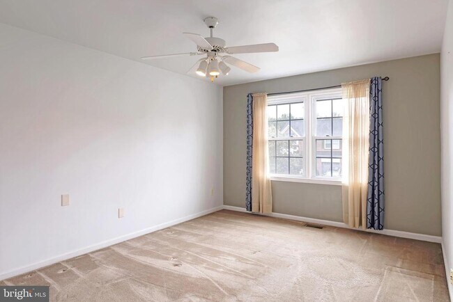 Building Photo - 8010 Old Parsonage Ct