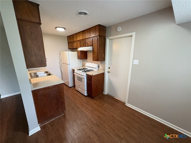 Building Photo - 1205 Kathey Dr
