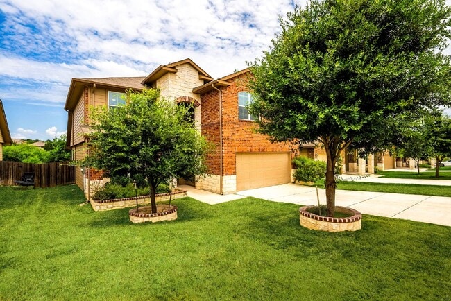 Building Photo - 2-Story Home with Greenbelt Views