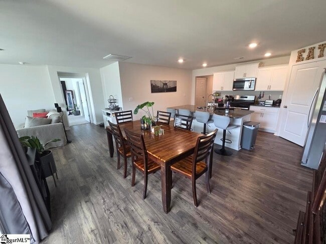 Building Photo - 3045 Hickory Rdg Trl