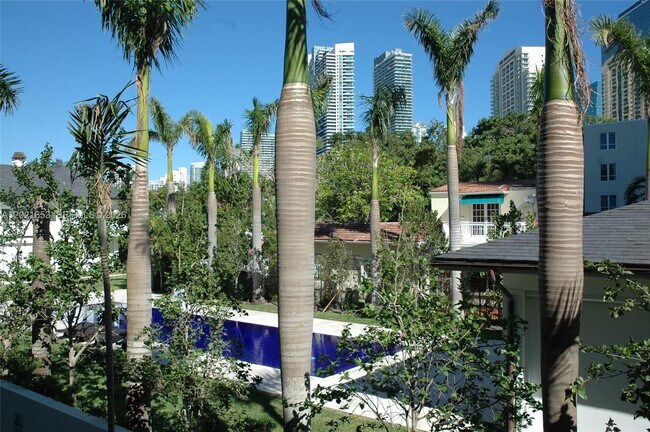 Building Photo - 1650 Brickell Ave