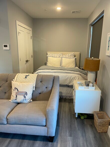 Building Photo - 55 W Fifth St