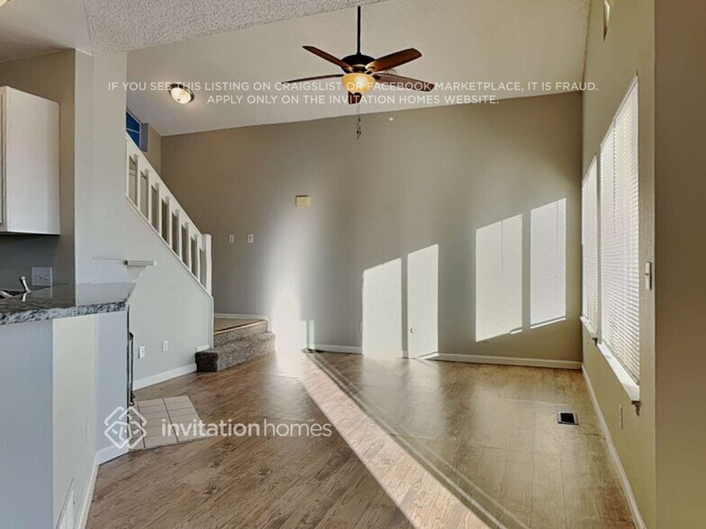 Building Photo - 8885 Cloverleaf Cir