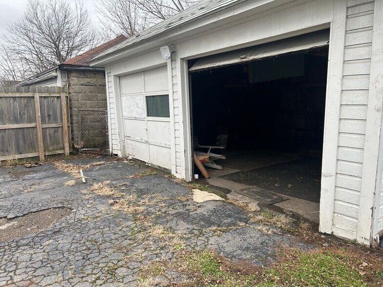 Building Photo - 528 Ontario St