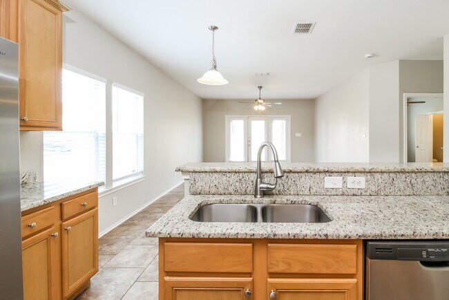 Building Photo - 10048 Iron Ridge Dr