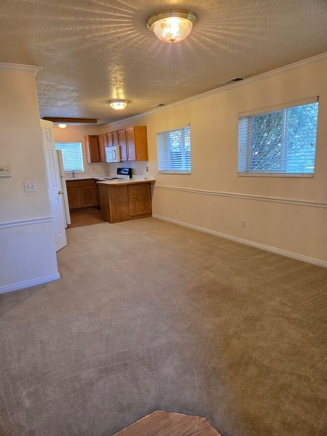 Building Photo - Beautiful Orem 2 bedroom condo