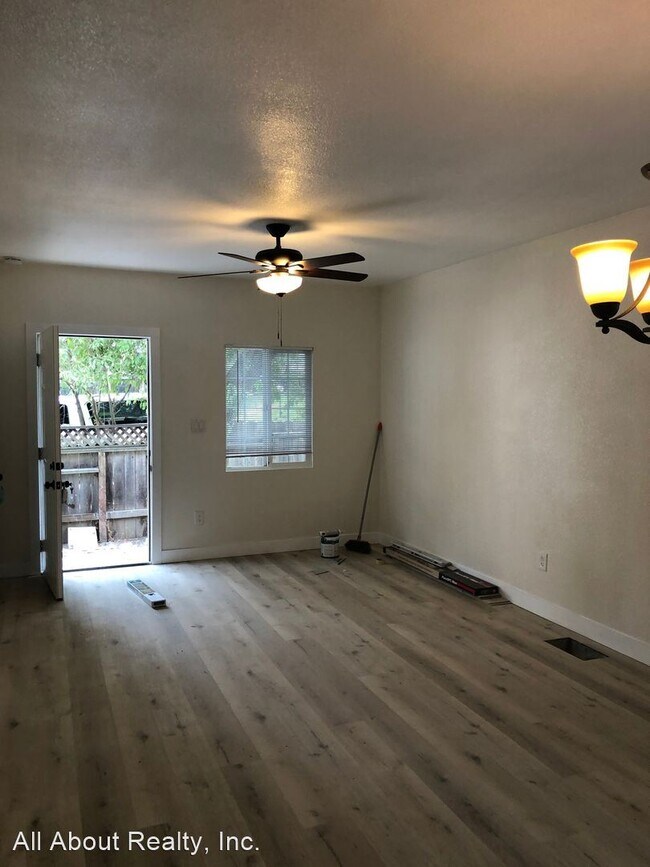 Building Photo - 3 br, 2 bath House - 8001 Alta Vista Lane
