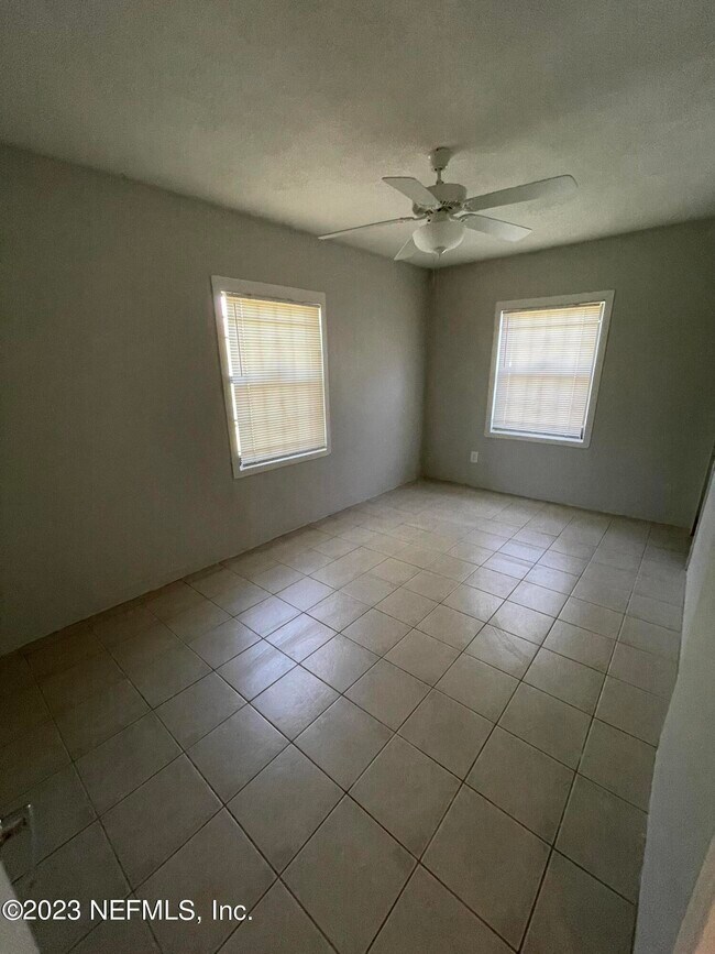 Building Photo - 3804 Bunnell Dr