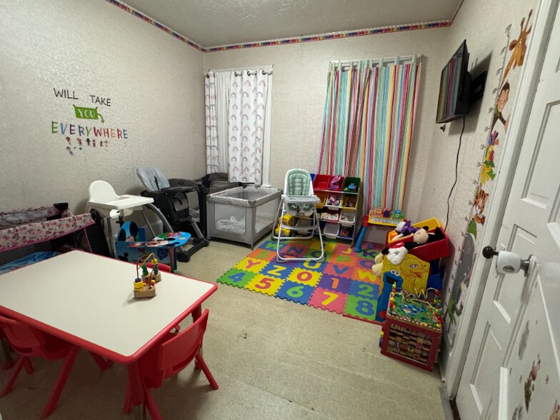 Building Photo - 11 Pattison St