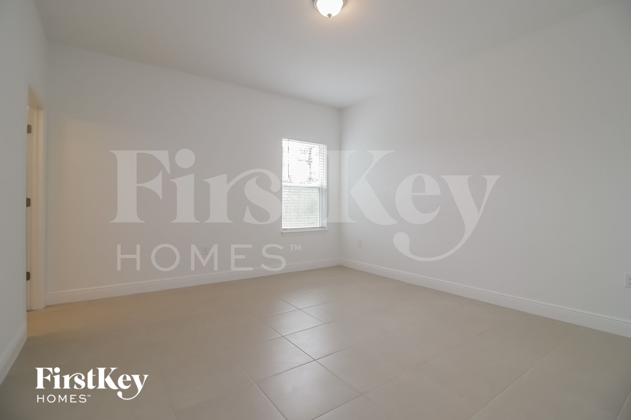 Building Photo - 653 Parakeet Ct