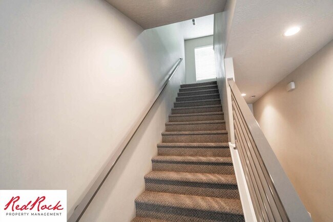 Building Photo - 4 Bedroom Home Near Golf Courses In St. George