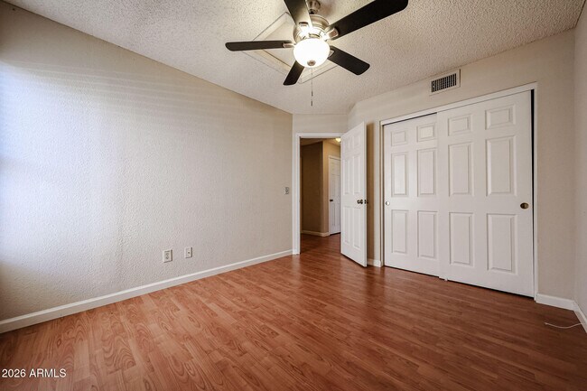Building Photo - 3305 E Wildwood Dr