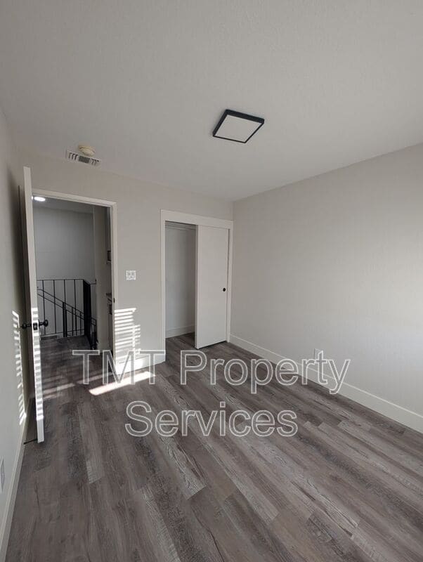 Building Photo - 4068 Weymouth Ln