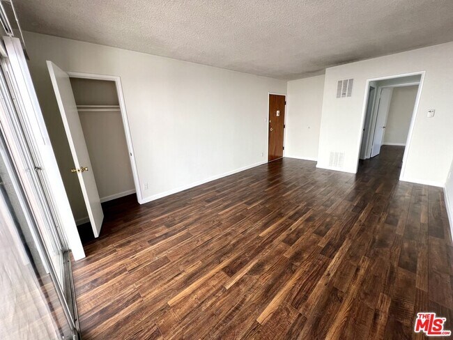 Building Photo - 11727 Mayfield Ave
